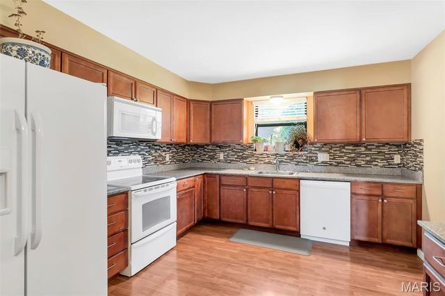 5860 Blackberry Drive, Imperial, MO 63052