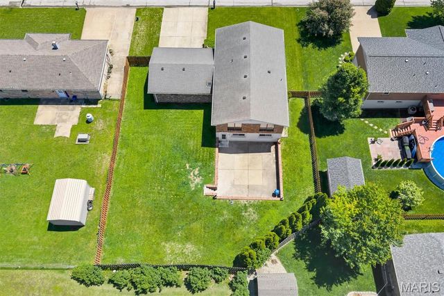 5860 Blackberry Drive, Imperial, MO 63052