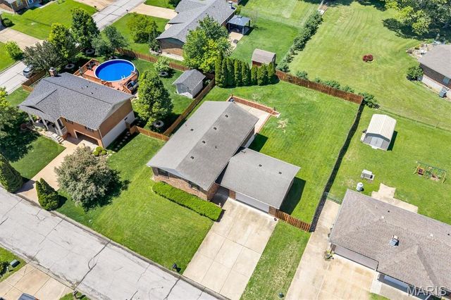 5860 Blackberry Drive, Imperial, MO 63052