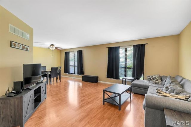5860 Blackberry Drive, Imperial, MO 63052