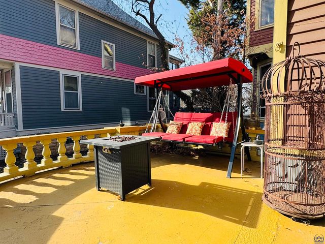 411 SW Woodlawn Ave, Topeka, KS 66606