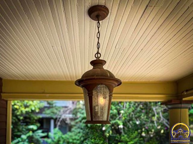 411 SW Woodlawn Ave, Topeka, KS 66606