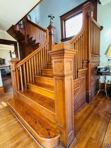 411 SW Woodlawn Ave, Topeka, KS 66606