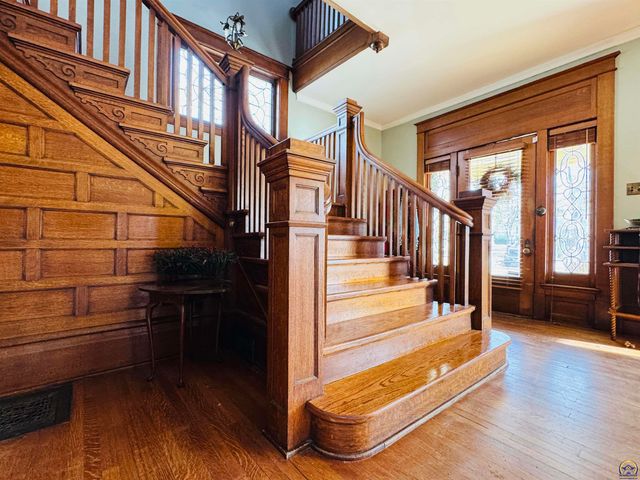 411 SW Woodlawn Ave, Topeka, KS 66606