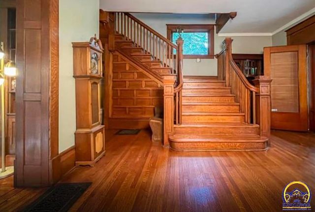 411 SW Woodlawn Ave, Topeka, KS 66606