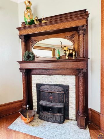 411 SW Woodlawn Ave, Topeka, KS 66606