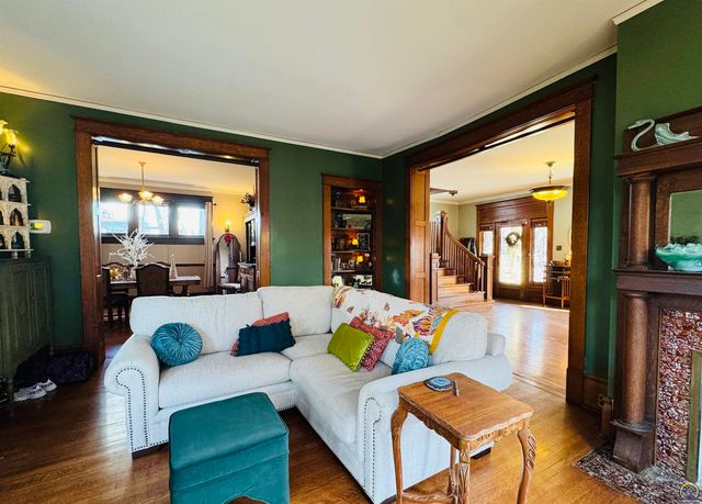 411 SW Woodlawn Ave, Topeka, KS 66606