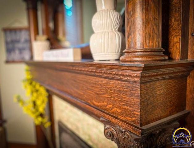 411 SW Woodlawn Ave, Topeka, KS 66606