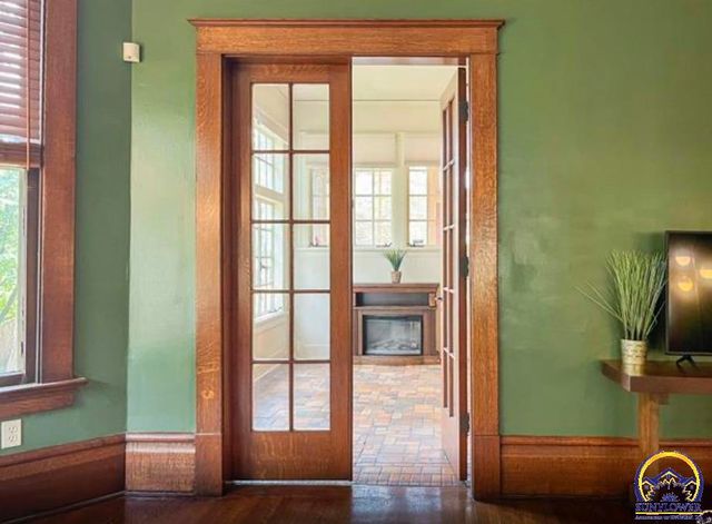 411 SW Woodlawn Ave, Topeka, KS 66606