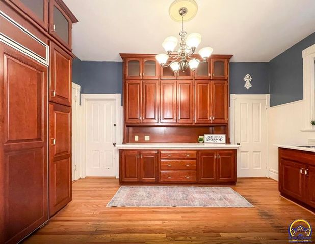 411 SW Woodlawn Ave, Topeka, KS 66606