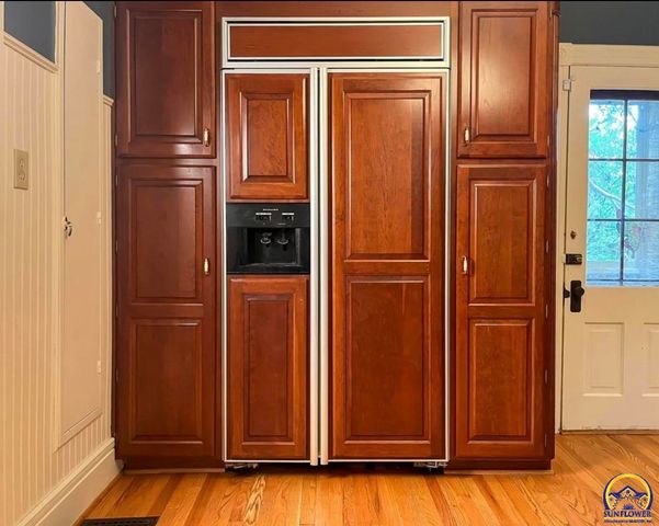 411 SW Woodlawn Ave, Topeka, KS 66606