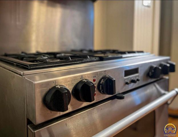 411 SW Woodlawn Ave, Topeka, KS 66606