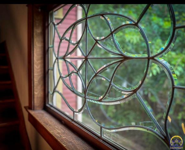 411 SW Woodlawn Ave, Topeka, KS 66606