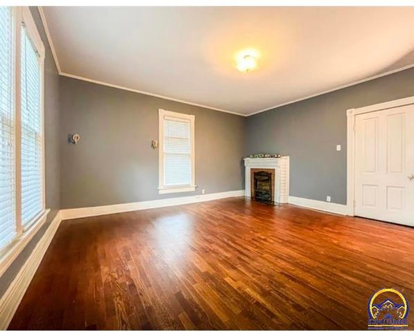 411 SW Woodlawn Ave, Topeka, KS 66606