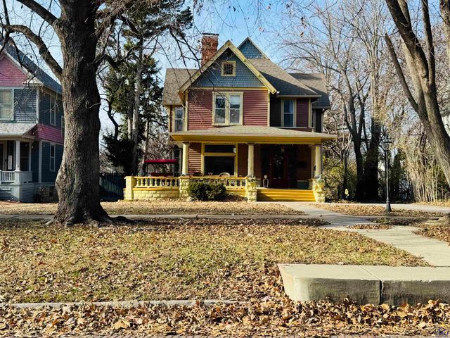 411 SW Woodlawn Ave, Topeka, KS 66606