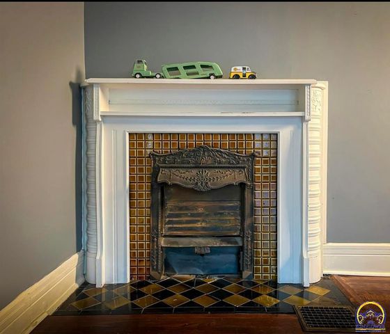 411 SW Woodlawn Ave, Topeka, KS 66606