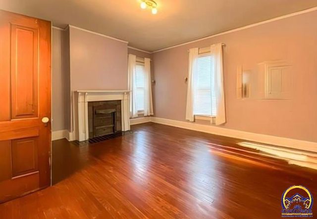 411 SW Woodlawn Ave, Topeka, KS 66606