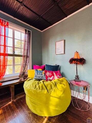 411 SW Woodlawn Ave, Topeka, KS 66606