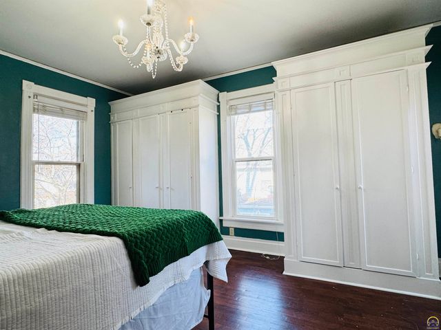 411 SW Woodlawn Ave, Topeka, KS 66606