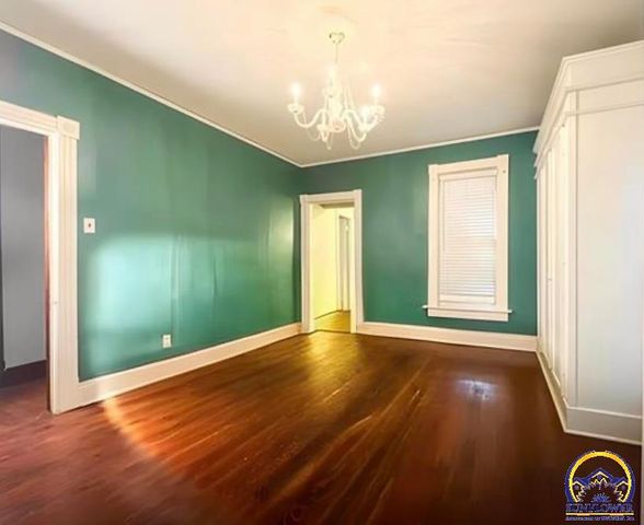 411 SW Woodlawn Ave, Topeka, KS 66606