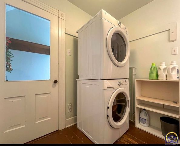 411 SW Woodlawn Ave, Topeka, KS 66606