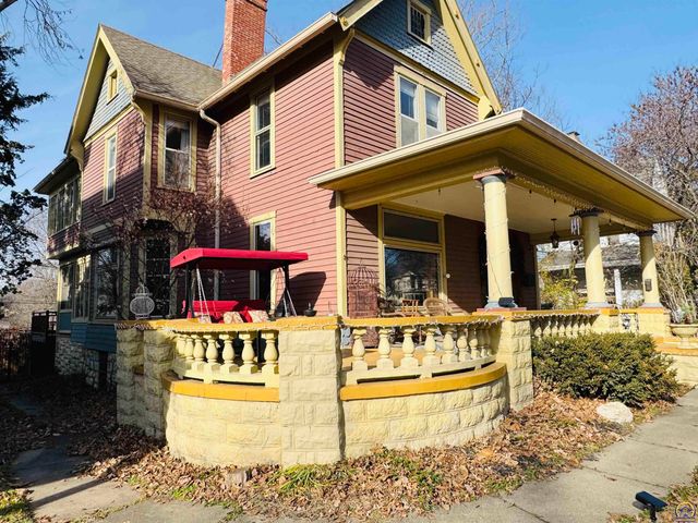 411 SW Woodlawn Ave, Topeka, KS 66606