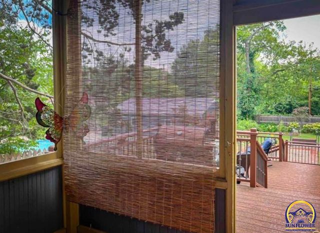 411 SW Woodlawn Ave, Topeka, KS 66606