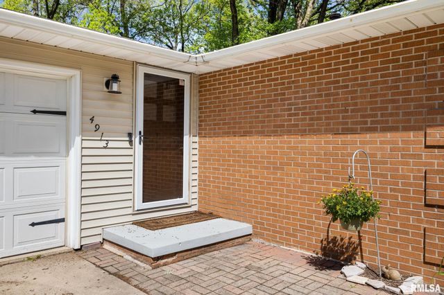 4913 W WOODFERN Road, Peoria, IL 61607