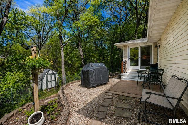 4913 W WOODFERN Road, Peoria, IL 61607
