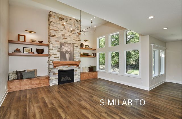 17539 North Valley Drive, Urbandale, IA 50323