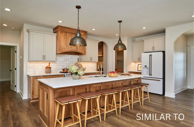 17539 North Valley Drive, Urbandale, IA 50323