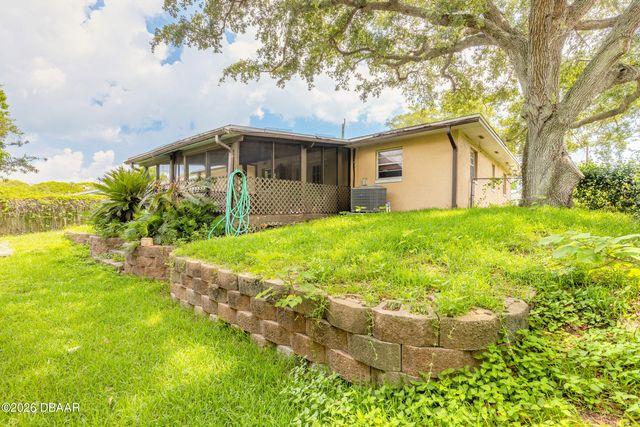 1586 Carmen Avenue, Daytona Beach, FL 32117