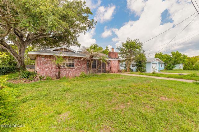 1586 Carmen Avenue, Daytona Beach, FL 32117