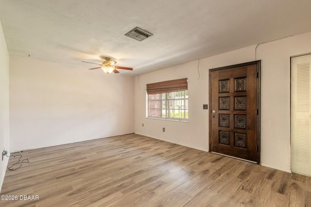 1586 Carmen Avenue, Daytona Beach, FL 32117