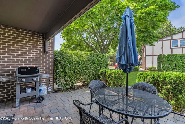 15 Linden Drive, Spring Lake Heights, NJ 07762