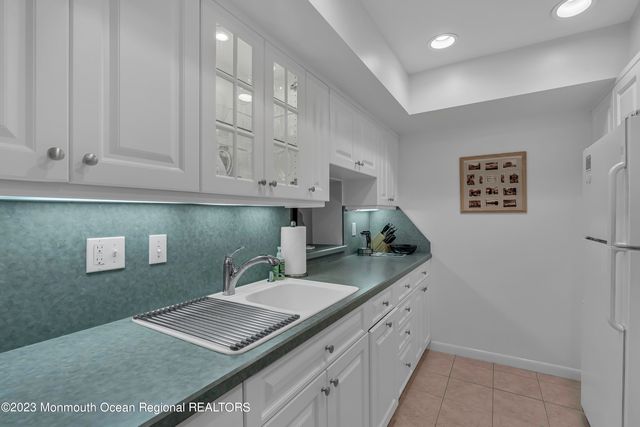15 Linden Drive, Spring Lake Heights, NJ 07762