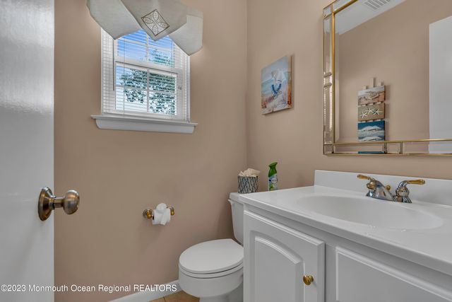 15 Linden Drive, Spring Lake Heights, NJ 07762
