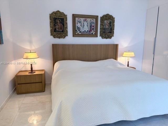881 Ocean Drive L2, Key Biscayne, FL 33149