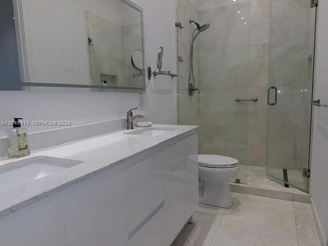 881 Ocean Drive L2, Key Biscayne, FL 33149
