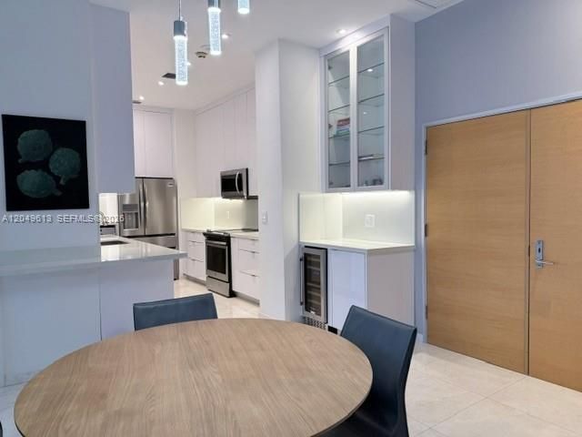 881 Ocean Drive L2, Key Biscayne, FL 33149