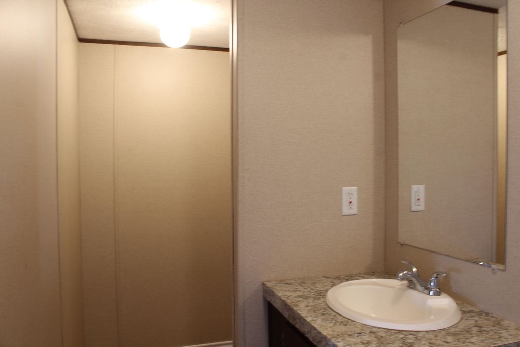Image 11 of property listing at 317 Chestnut Lane, Robert Lee, TX 76945