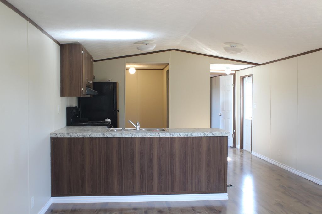 Image 3 of property listing at 317 Chestnut Lane, Robert Lee, TX 76945