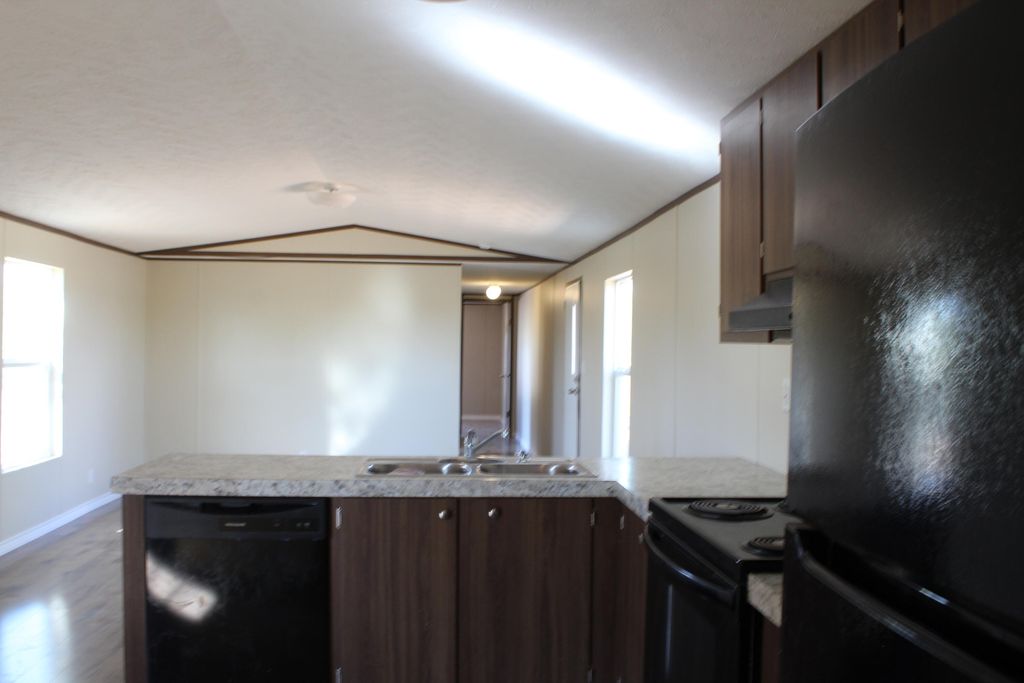 Image 6 of property listing at 317 Chestnut Lane, Robert Lee, TX 76945