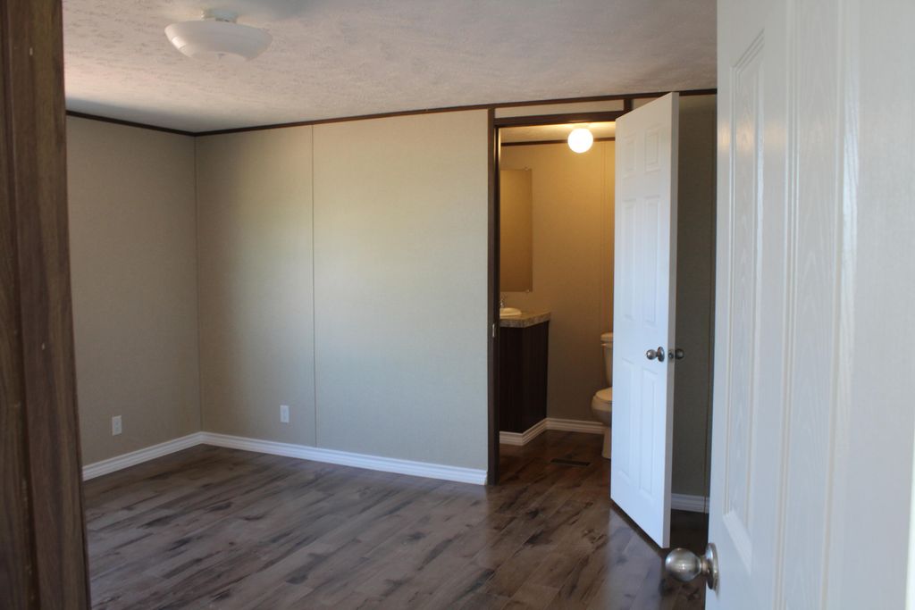 Image 9 of property listing at 317 Chestnut Lane, Robert Lee, TX 76945