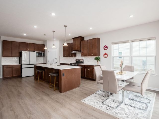 128 Cameo Woods Drive, Delaware, OH 43015