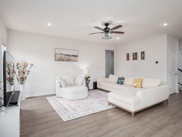 128 Cameo Woods Drive, Delaware, OH 43015