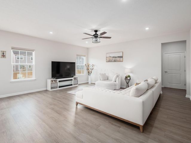 128 Cameo Woods Drive, Delaware, OH 43015