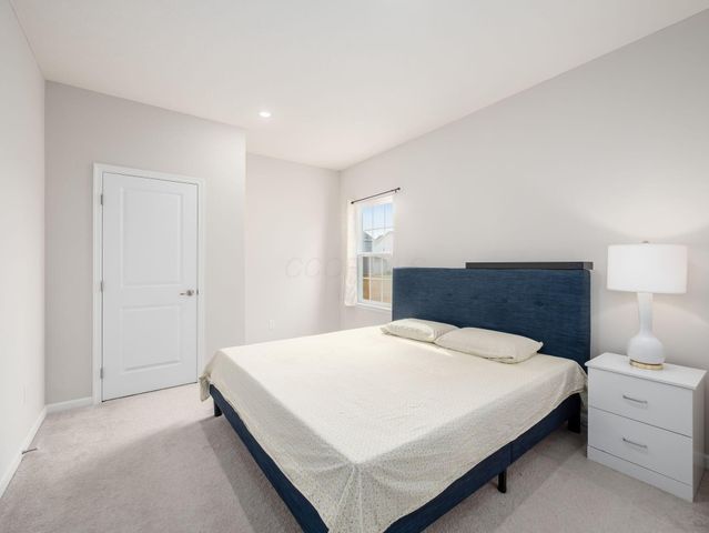 128 Cameo Woods Drive, Delaware, OH 43015