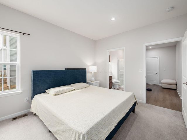 128 Cameo Woods Drive, Delaware, OH 43015