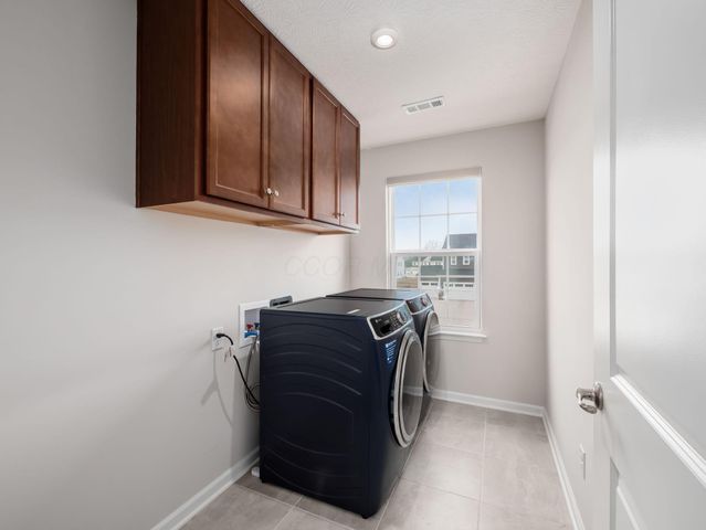 128 Cameo Woods Drive, Delaware, OH 43015